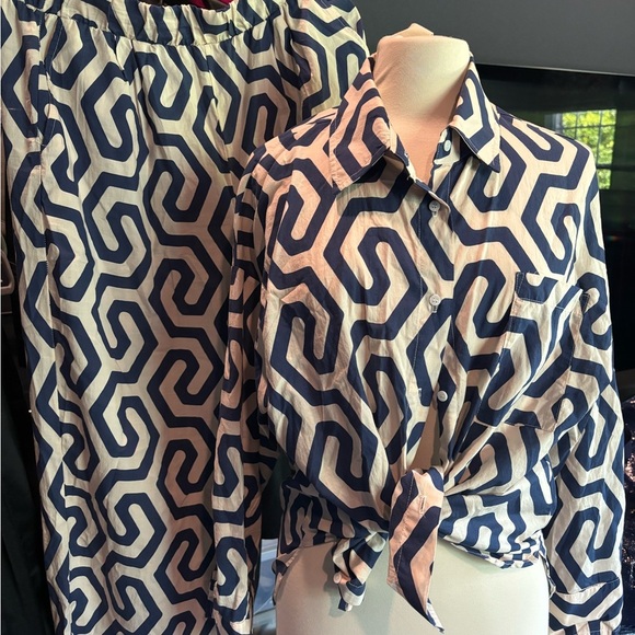 Stateside MATCHING SET Blue and White Patterned top and pant - Picture 1 of 8